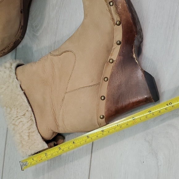 Ugg Australia Women Sheepskin Ankle Wood Wedge Boots shoes sz 7 - Picture 11 of 13